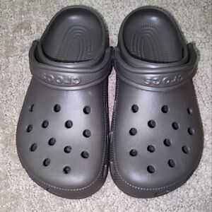 NWOT Crocs Brown Sz 9